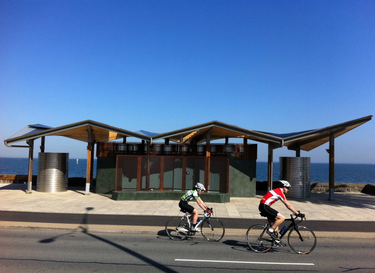 MiddlePark with cyclists